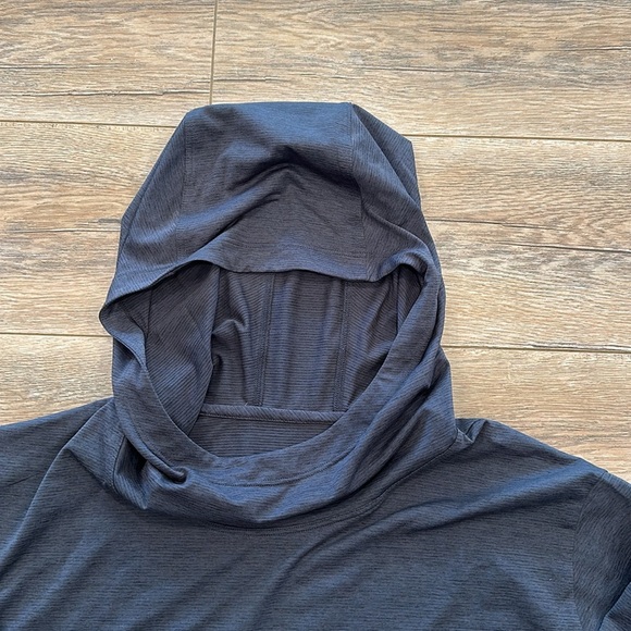 Arc Teryx Women’s Long Sleeve Base Layer w/ Hood in Excellent Condition Size XL - Picture 4 of 6